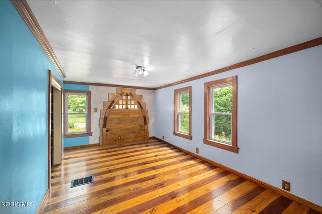 1464 Berkey Road, Swanton, OH 43558