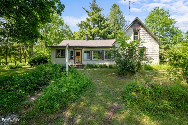 1464 Berkey Road, Swanton, OH 43558