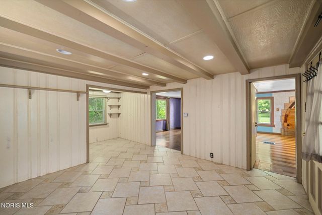 1464 Berkey Road, Swanton, OH 43558