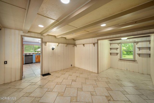 1464 Berkey Road, Swanton, OH 43558