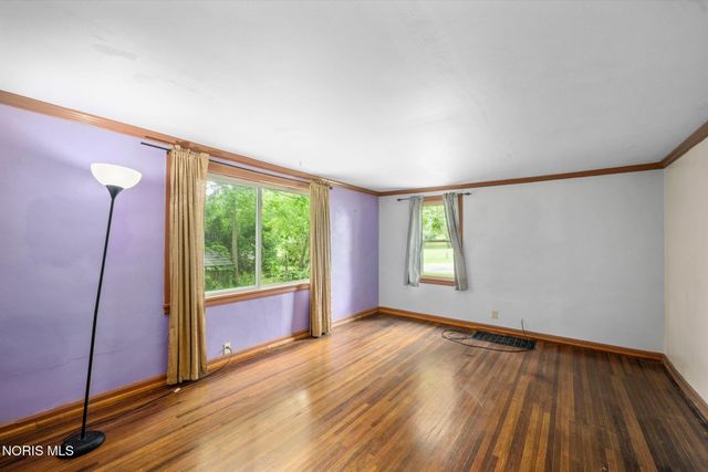 1464 Berkey Road, Swanton, OH 43558