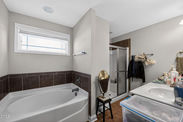 5216 Debut Avenue, Hope Mills, NC 28348
