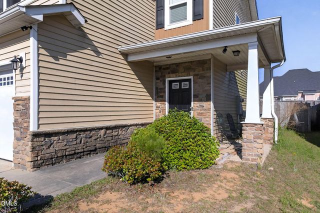 5216 Debut Avenue, Hope Mills, NC 28348