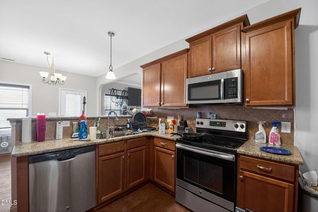 5216 Debut Avenue, Hope Mills, NC 28348