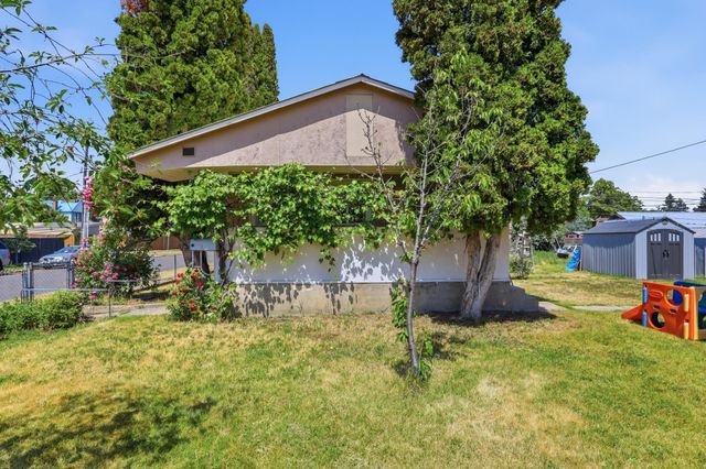 2422 W Sinto Ave, Spokane, WA 99201