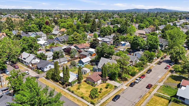 2422 W Sinto Ave, Spokane, WA 99201