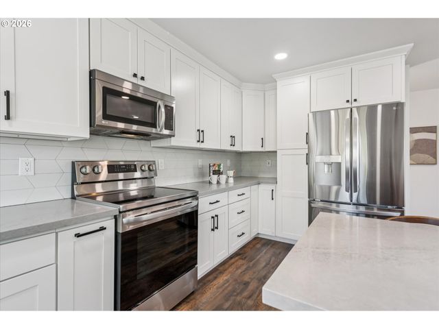 14410 Ne SACRAMENTO St, Portland, OR 97230