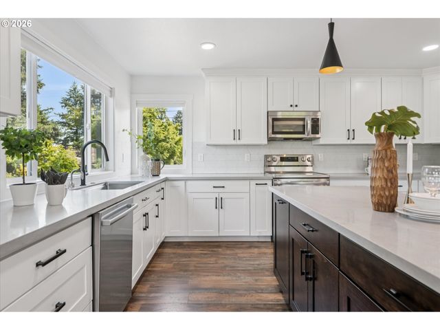 14410 Ne SACRAMENTO St, Portland, OR 97230