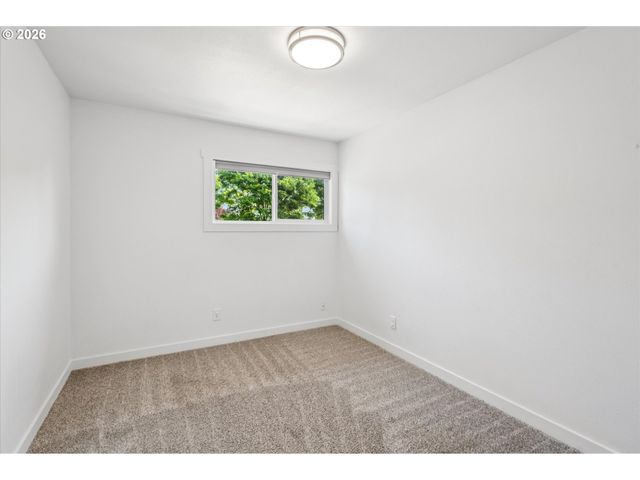 14410 Ne SACRAMENTO St, Portland, OR 97230