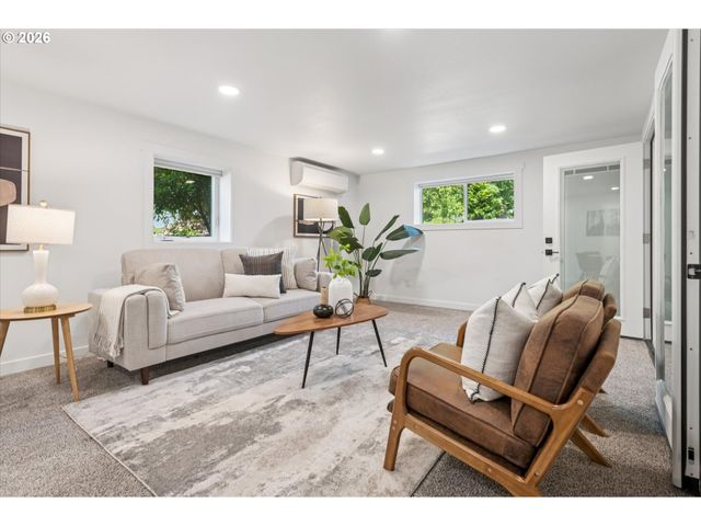 14410 Ne SACRAMENTO St, Portland, OR 97230