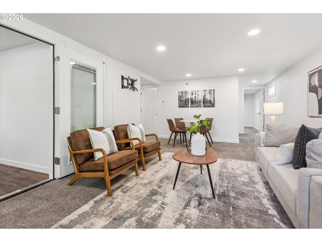 14410 Ne SACRAMENTO St, Portland, OR 97230