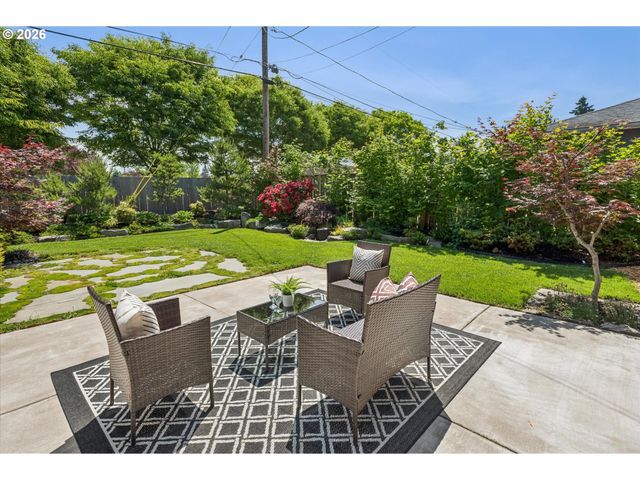 14410 Ne SACRAMENTO St, Portland, OR 97230