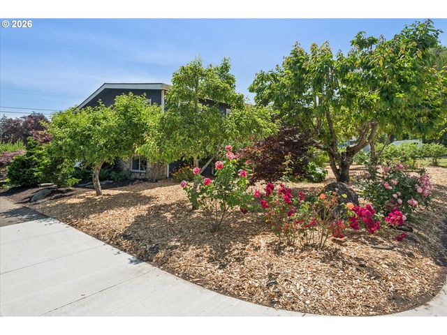 14410 Ne SACRAMENTO St, Portland, OR 97230