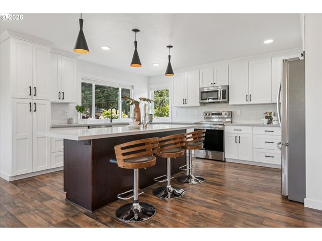 14410 Ne SACRAMENTO St, Portland, OR 97230