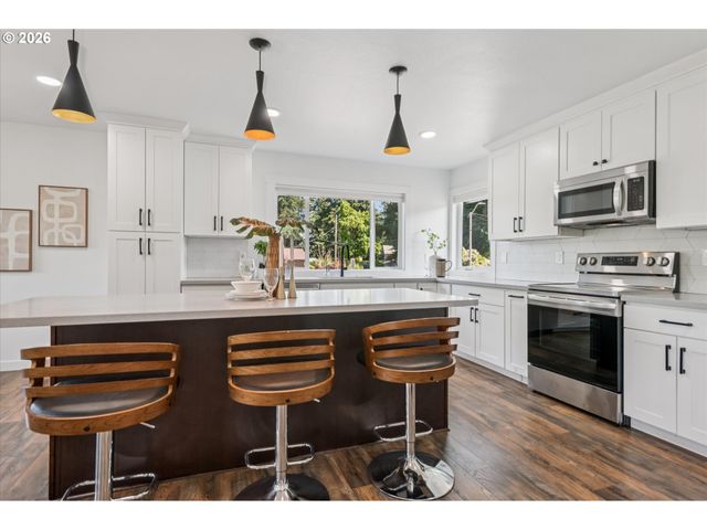14410 Ne SACRAMENTO St, Portland, OR 97230