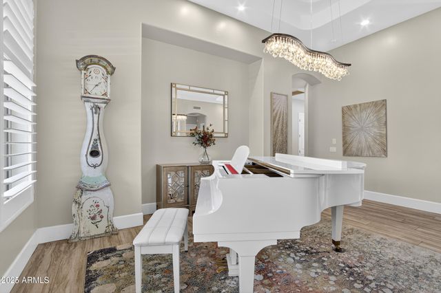 1333 N CLIFFSIDE Drive, Gilbert, AZ 85234