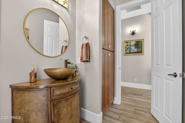 1333 N CLIFFSIDE Drive, Gilbert, AZ 85234