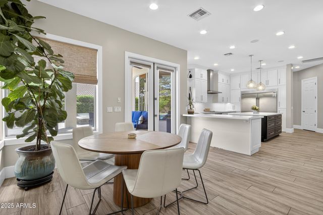 1333 N CLIFFSIDE Drive, Gilbert, AZ 85234