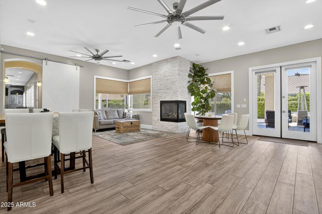 1333 N CLIFFSIDE Drive, Gilbert, AZ 85234