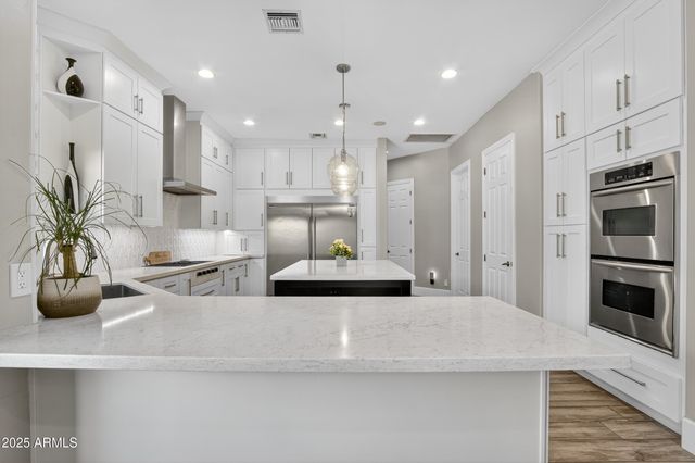 1333 N CLIFFSIDE Drive, Gilbert, AZ 85234