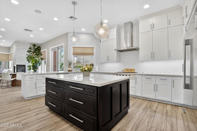 1333 N CLIFFSIDE Drive, Gilbert, AZ 85234