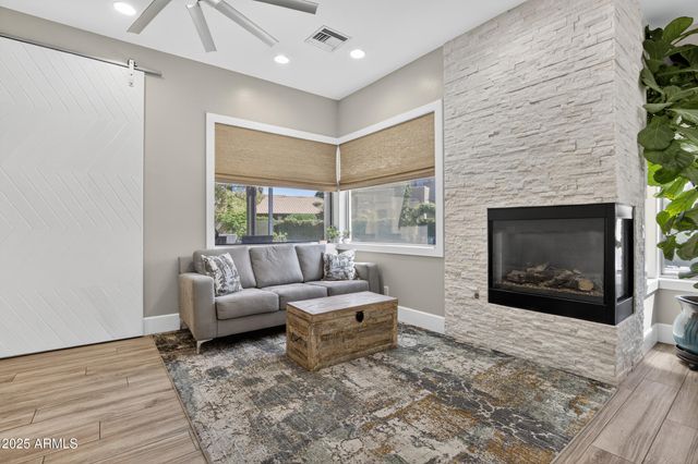 1333 N CLIFFSIDE Drive, Gilbert, AZ 85234