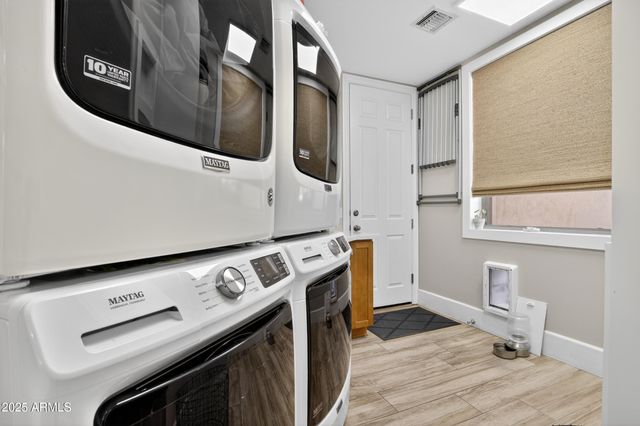 1333 N CLIFFSIDE Drive, Gilbert, AZ 85234