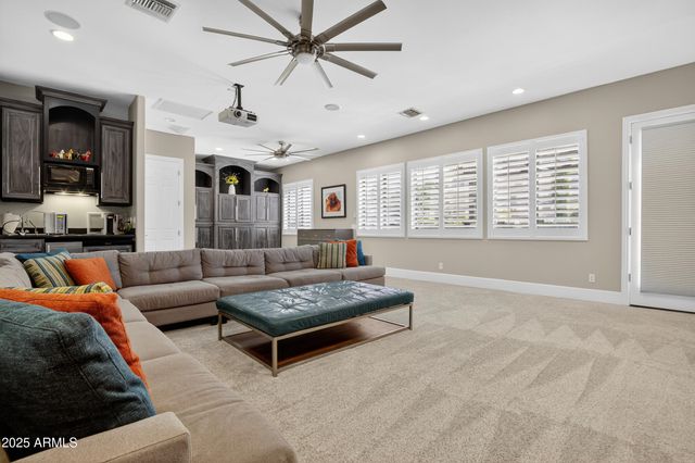 1333 N CLIFFSIDE Drive, Gilbert, AZ 85234