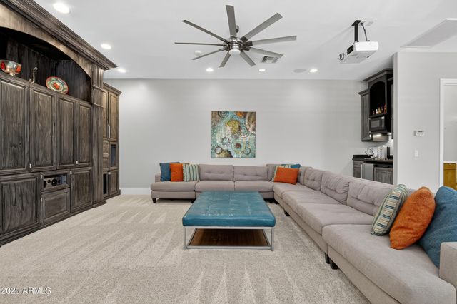 1333 N CLIFFSIDE Drive, Gilbert, AZ 85234