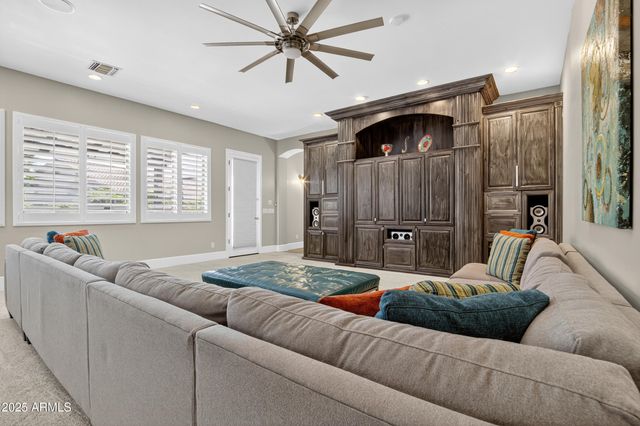 1333 N CLIFFSIDE Drive, Gilbert, AZ 85234