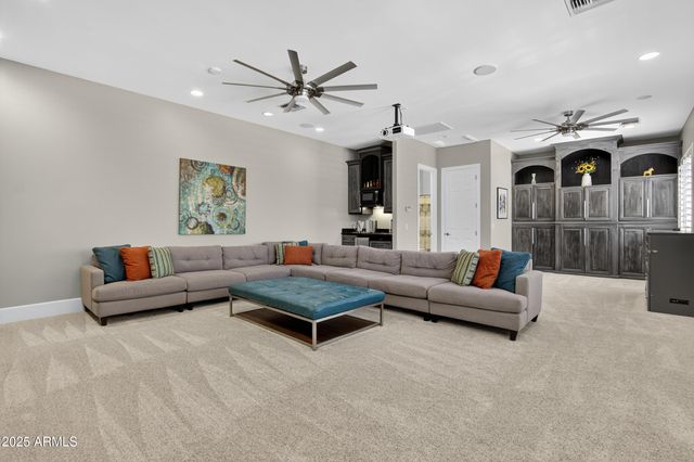 1333 N CLIFFSIDE Drive, Gilbert, AZ 85234