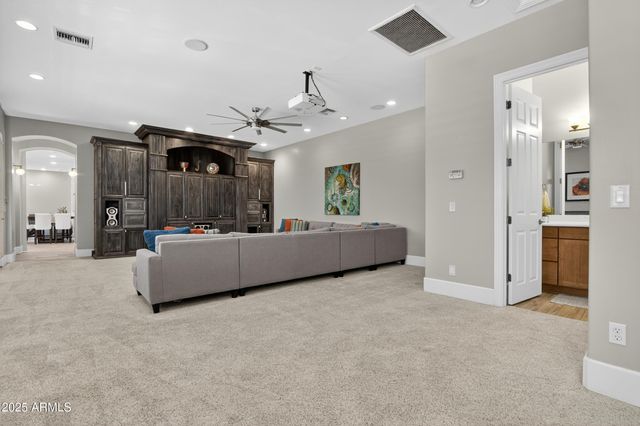 1333 N CLIFFSIDE Drive, Gilbert, AZ 85234