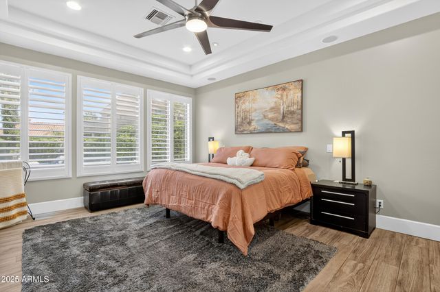 1333 N CLIFFSIDE Drive, Gilbert, AZ 85234