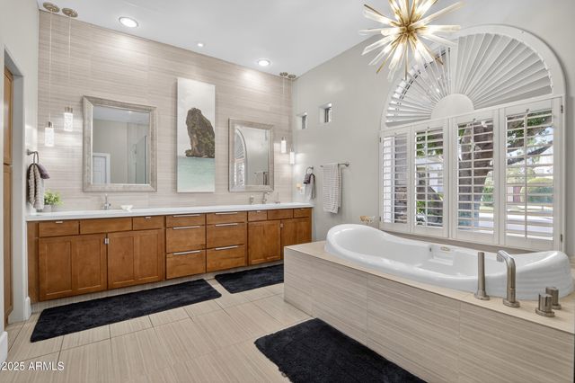 1333 N CLIFFSIDE Drive, Gilbert, AZ 85234