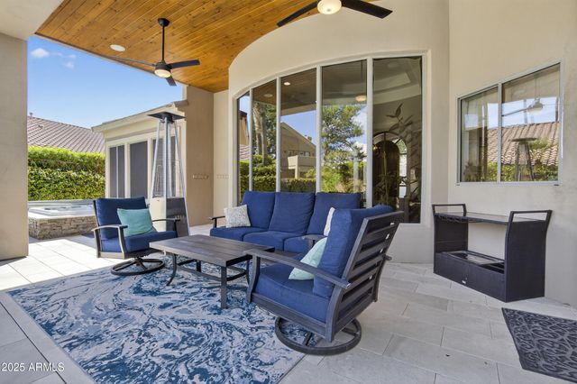 1333 N CLIFFSIDE Drive, Gilbert, AZ 85234