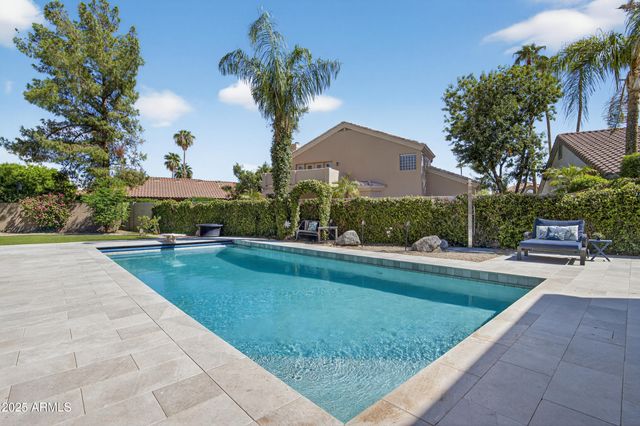 1333 N CLIFFSIDE Drive, Gilbert, AZ 85234