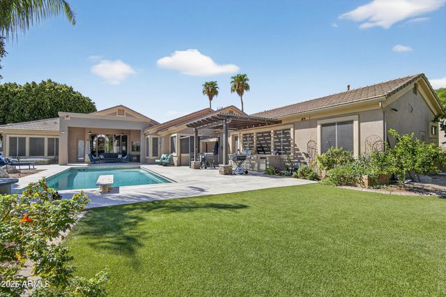 1333 N CLIFFSIDE Drive, Gilbert, AZ 85234