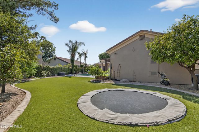 1333 N CLIFFSIDE Drive, Gilbert, AZ 85234