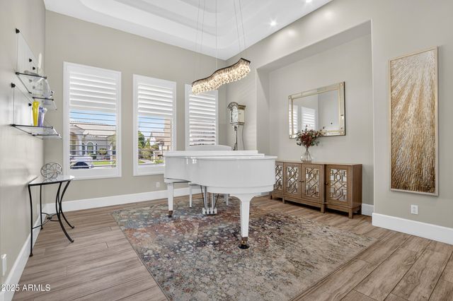 1333 N CLIFFSIDE Drive, Gilbert, AZ 85234