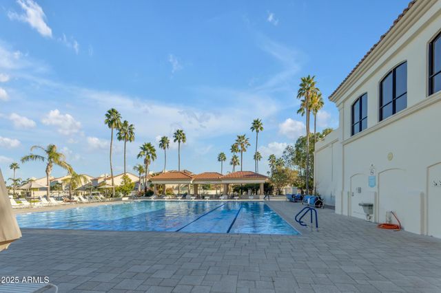 1333 N CLIFFSIDE Drive, Gilbert, AZ 85234