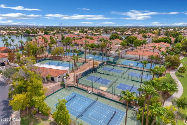 1333 N CLIFFSIDE Drive, Gilbert, AZ 85234