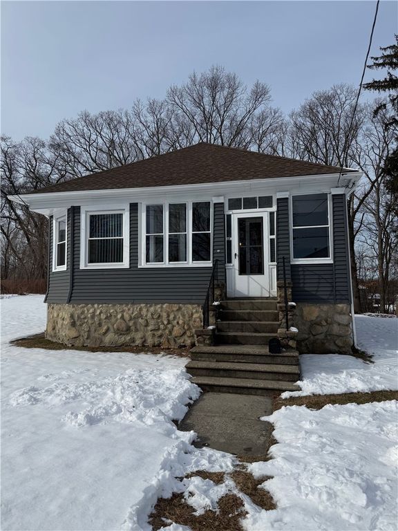 18 Hobson Avenue, North Providence, RI 02911