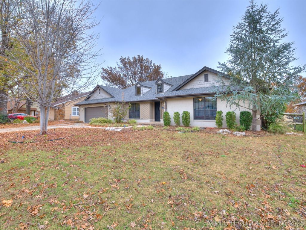 517 Meadowood Drive, Broken Arrow, OK 74011