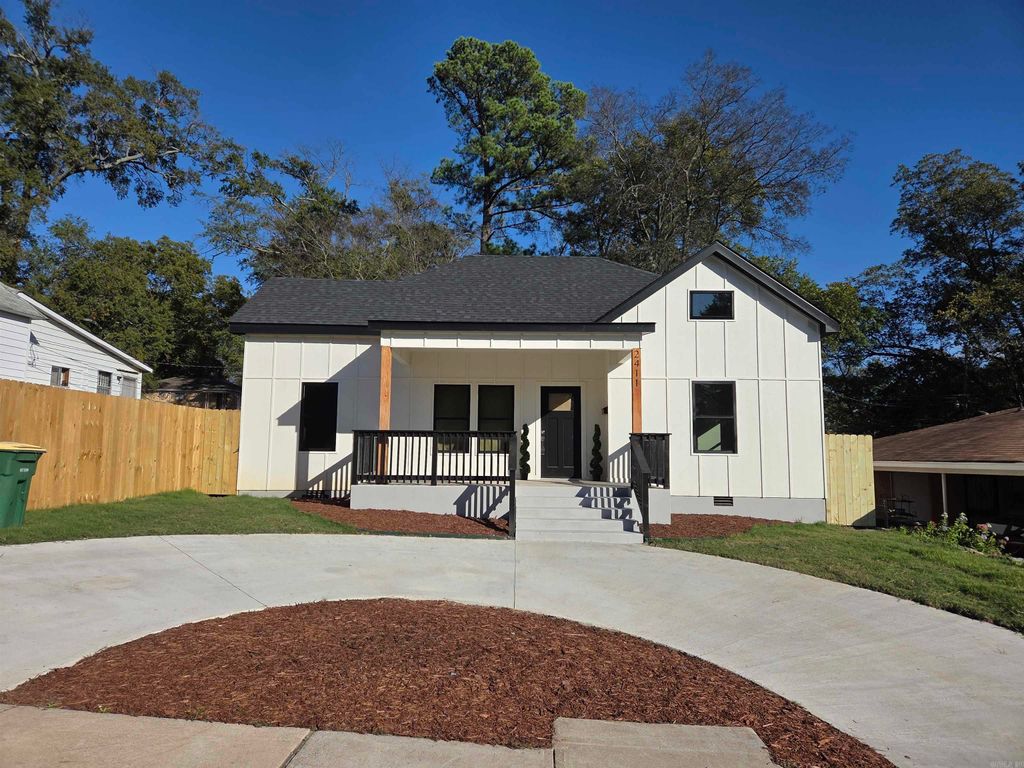 2411 S Schiller, Little Rock, AR 72206