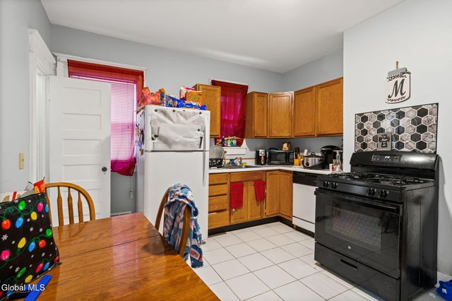 154 Elmer Avenue, Schenectady, NY 12308