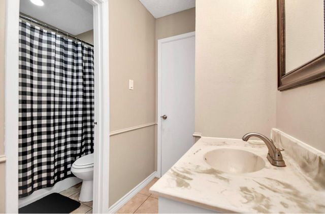 712 Meadowick Drive, Baytown, TX 77521