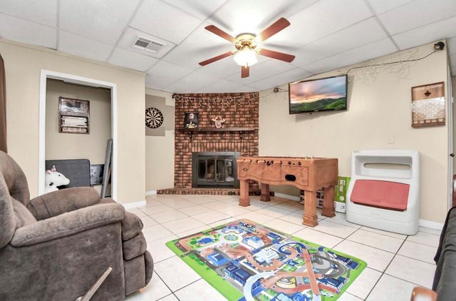 712 Meadowick Drive, Baytown, TX 77521