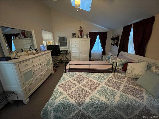 1286 America Avenue, West Babylon, NY 11704