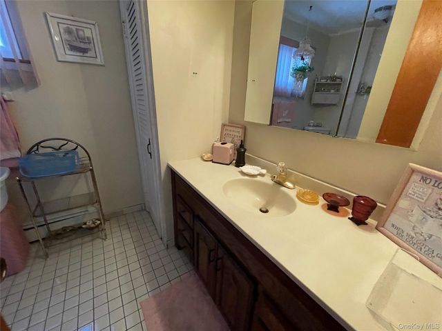 1286 America Avenue, West Babylon, NY 11704