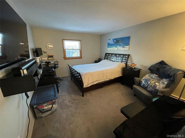 1286 America Avenue, West Babylon, NY 11704